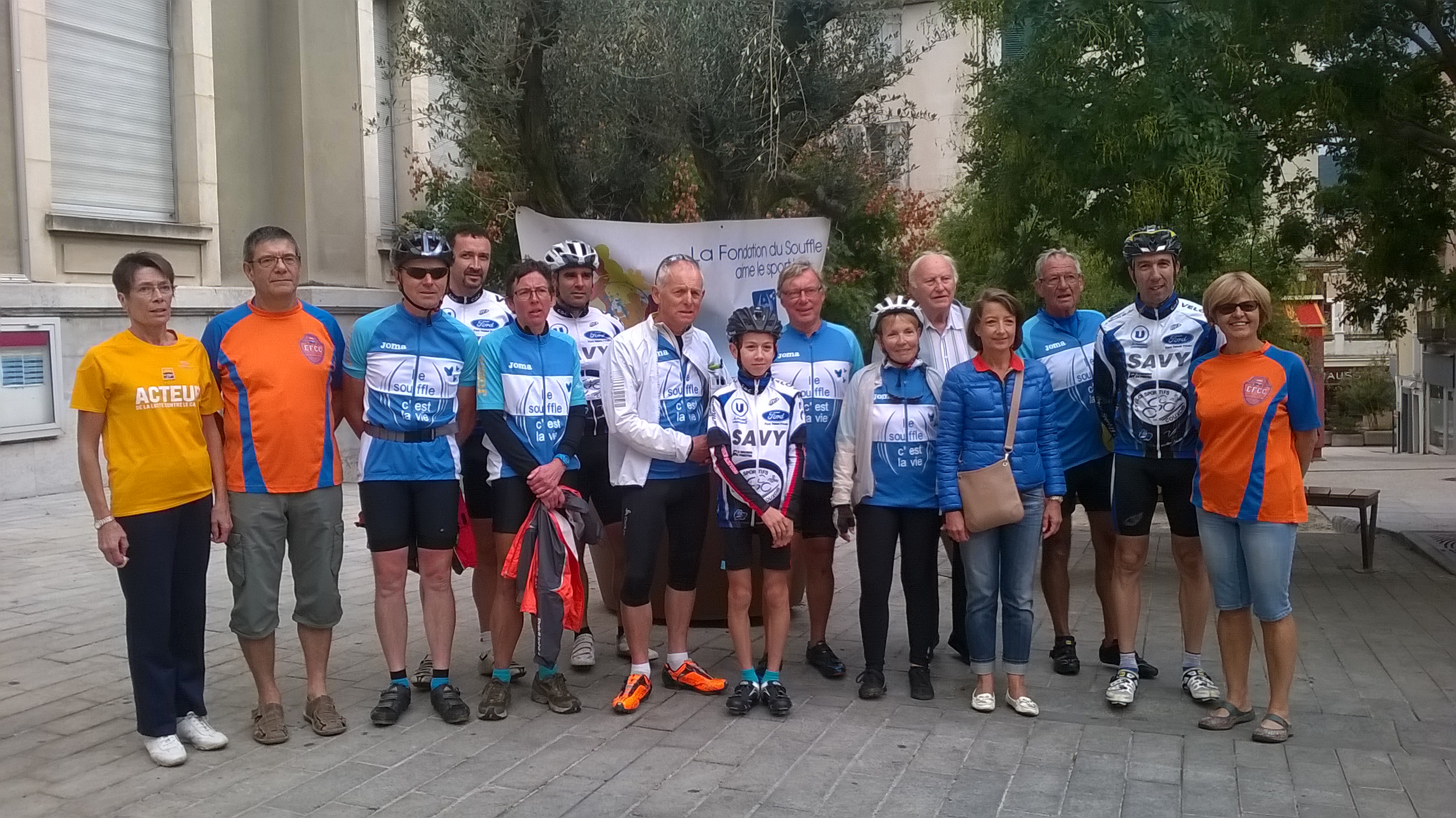 4 Couxois avec les cyclistes de la Fondation du Souffle et de la Ligue (...)